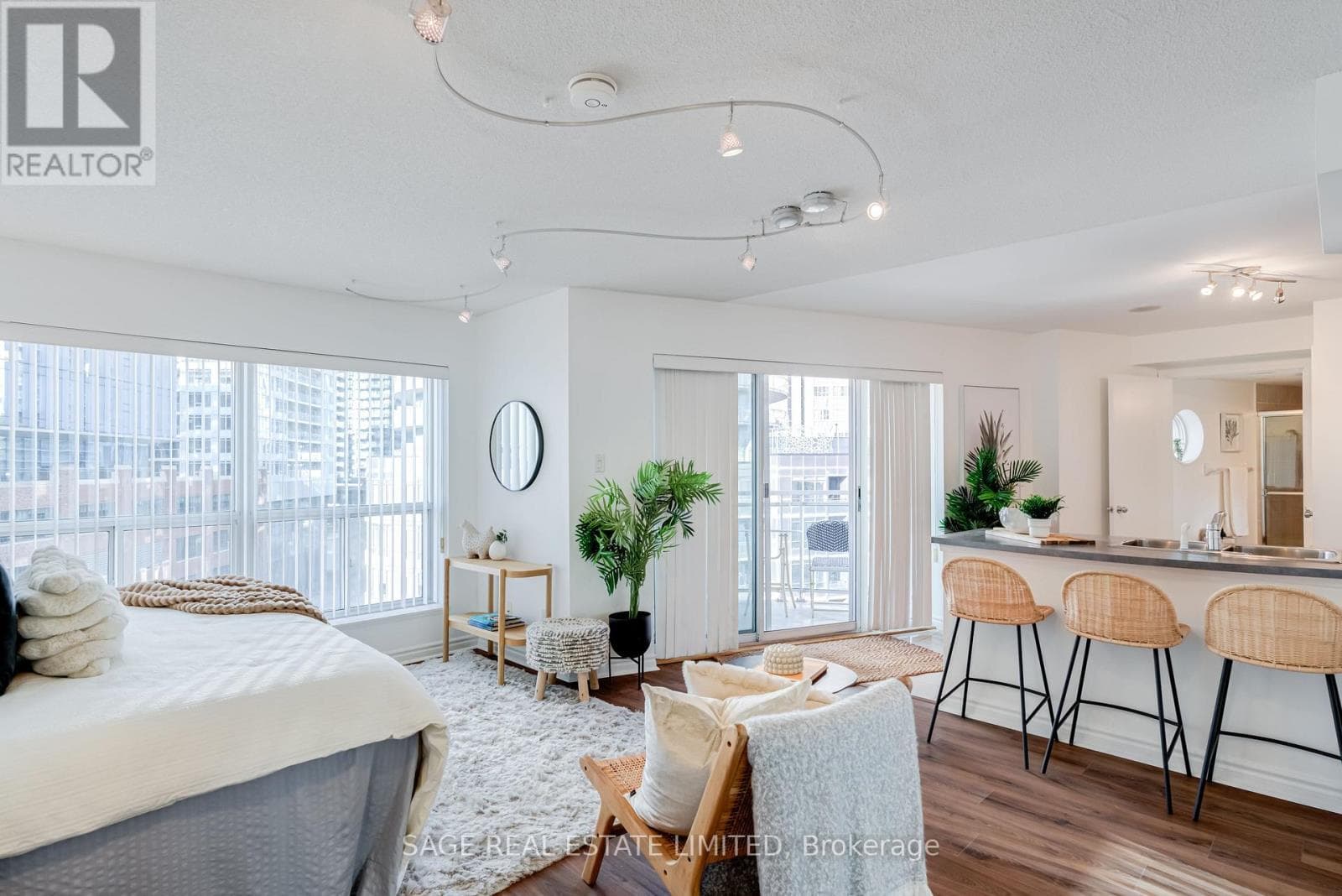 819 - 600 QUEENS QUAY W — Toronto (Waterfront Communities), Ontario - Main photo