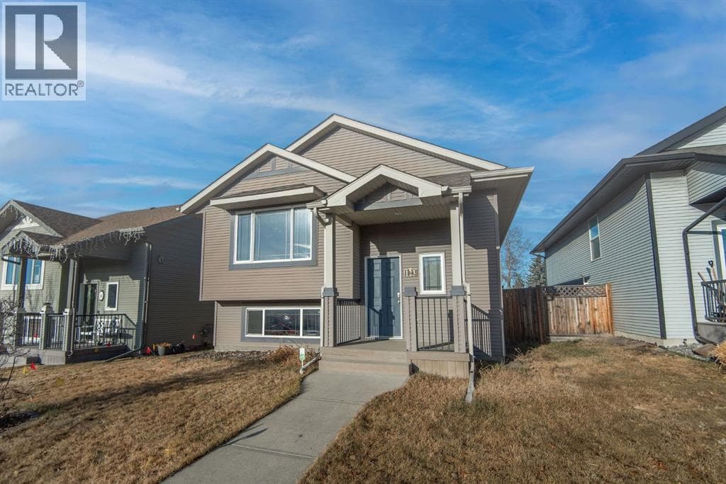 123 Bowman Circle — Sylvan Lake, Alberta - Main photo