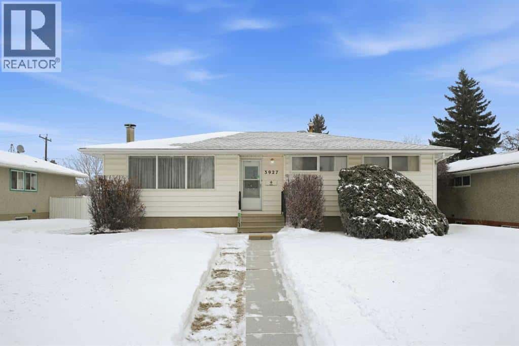 3927 Exeter Crescent — Red Deer, Alberta - Photo 2 of 34