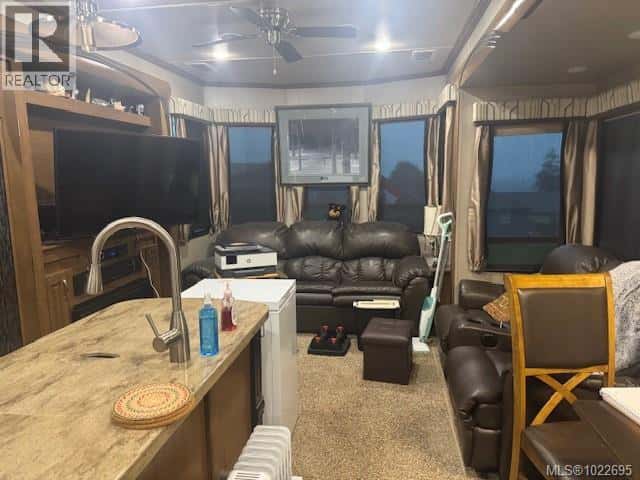 1 6901 Island Hwy — Bowser, British Columbia - Photo 3 of 28