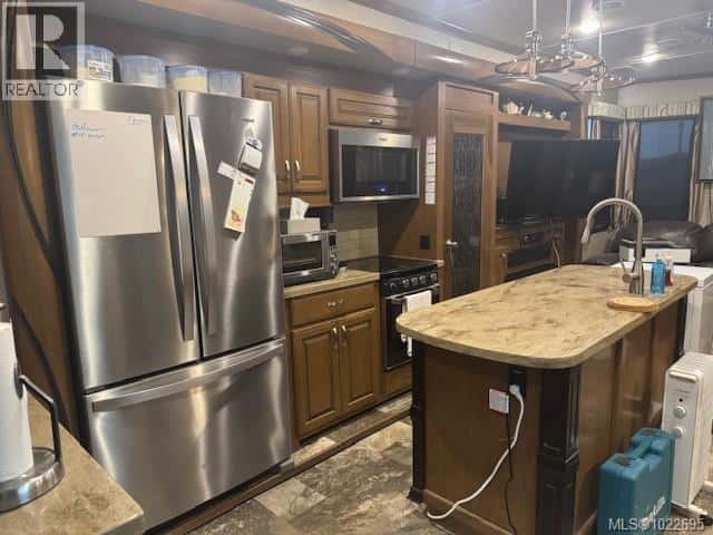 1 6901 Island Hwy — Bowser, British Columbia - Photo 4 of 28