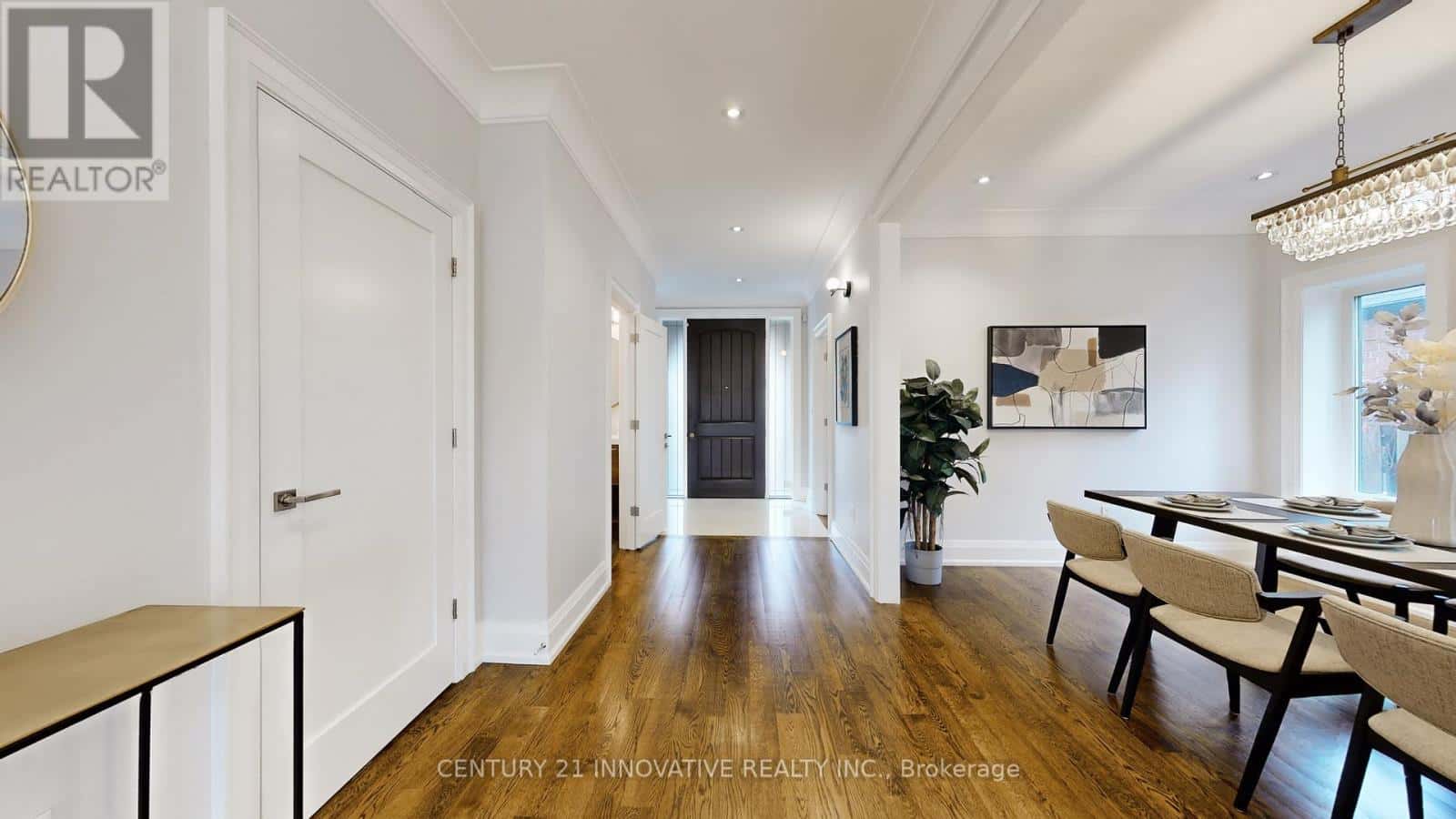 1 DUSTAN CRESCENT — Toronto (East York), Ontario - Photo 2 of 37