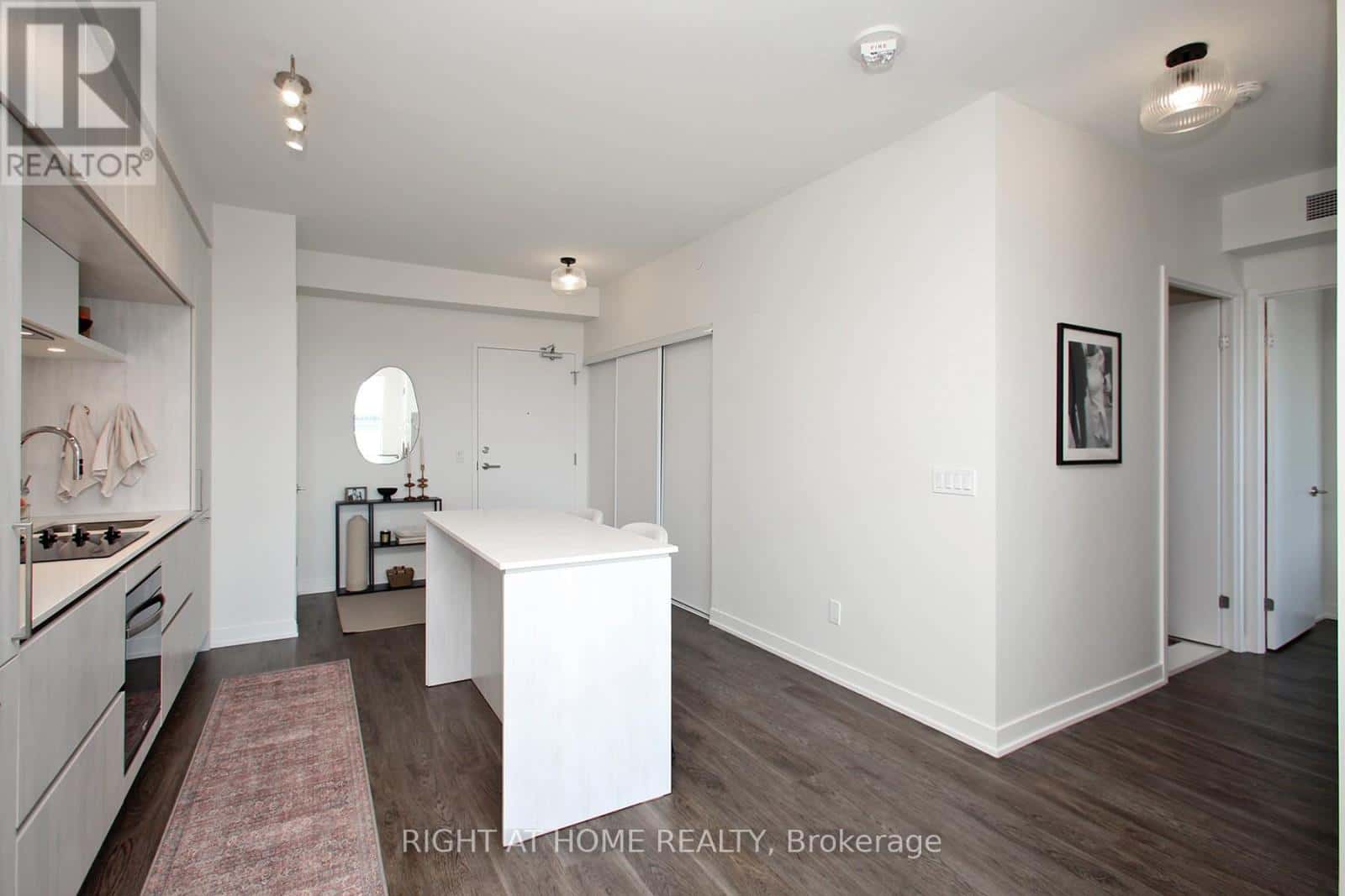 513 - 6 DAVID EYER ROAD — Richmond Hill, Ontario - Photo 5 of 26