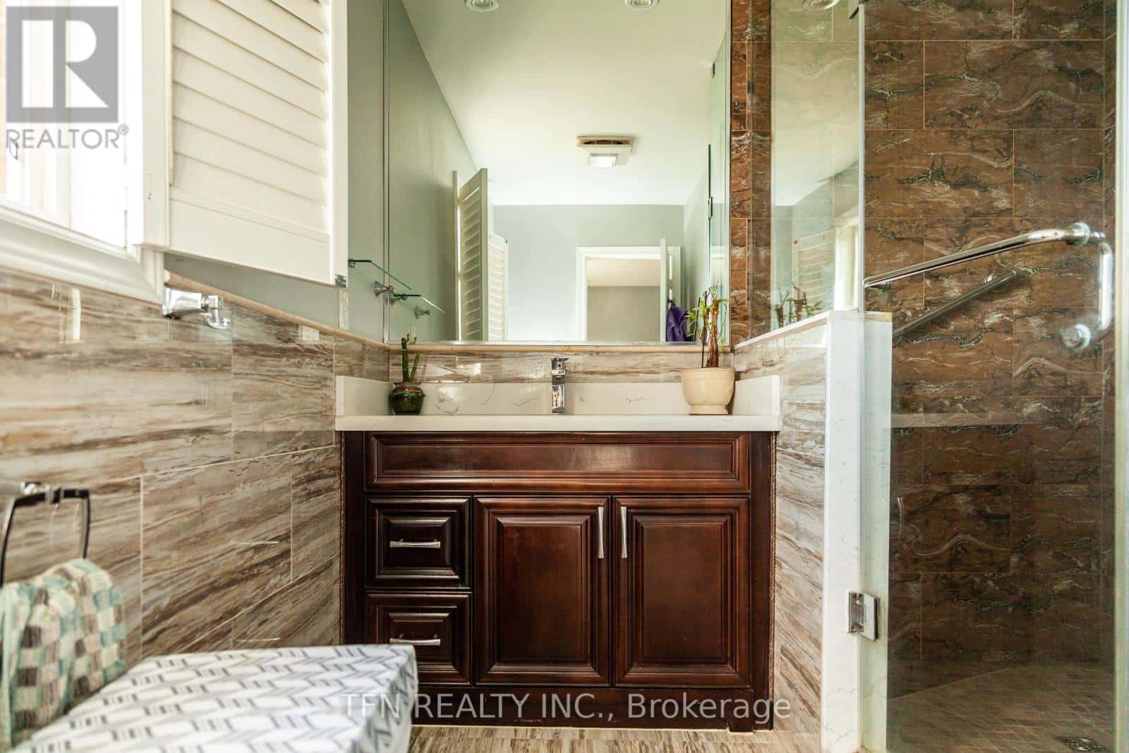 5 BELWOOD BOULEVARD — Vaughan (Patterson), Ontario - Photo 3 of 31