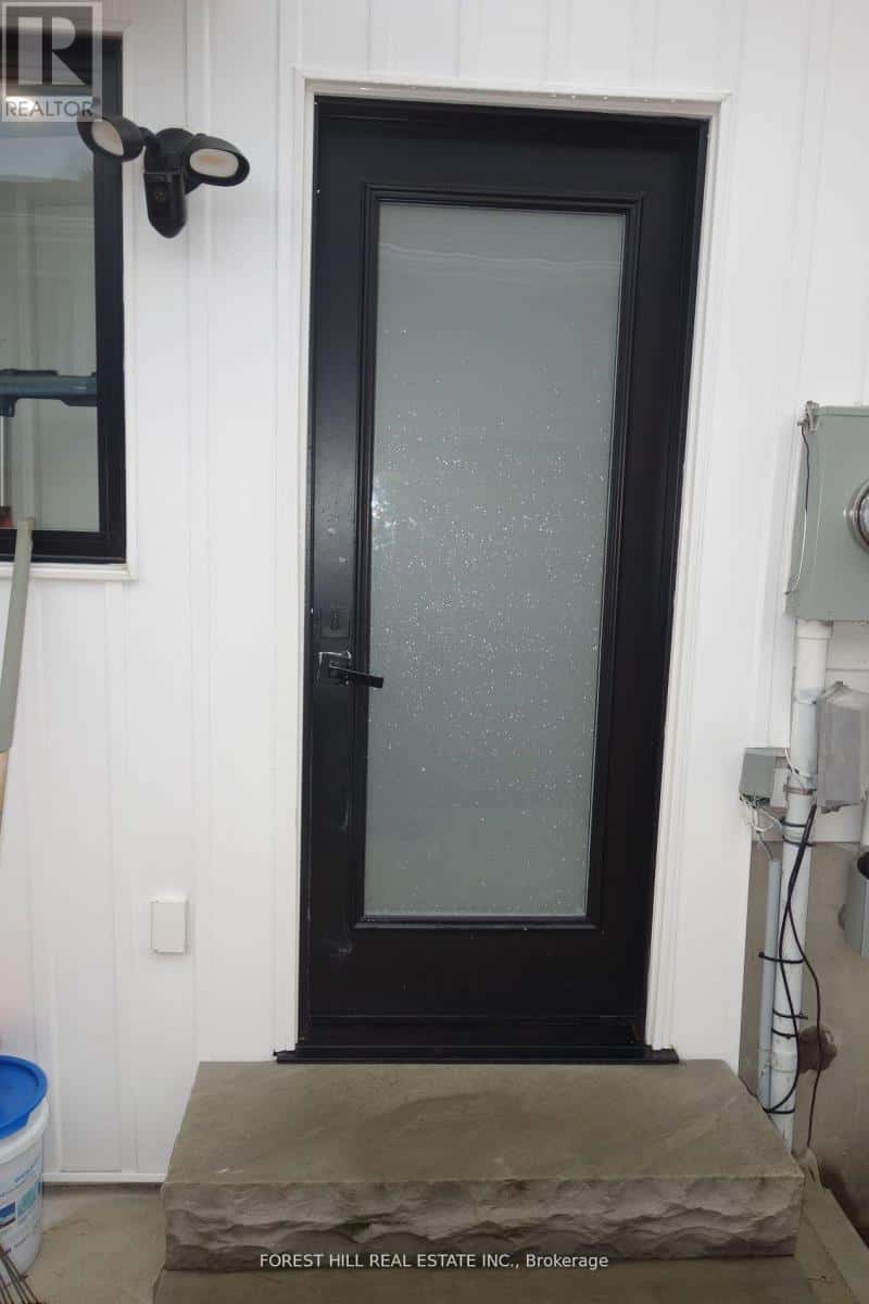 6 LESLIE DRIVE — Collingwood, Ontario - Photo 3 of 21