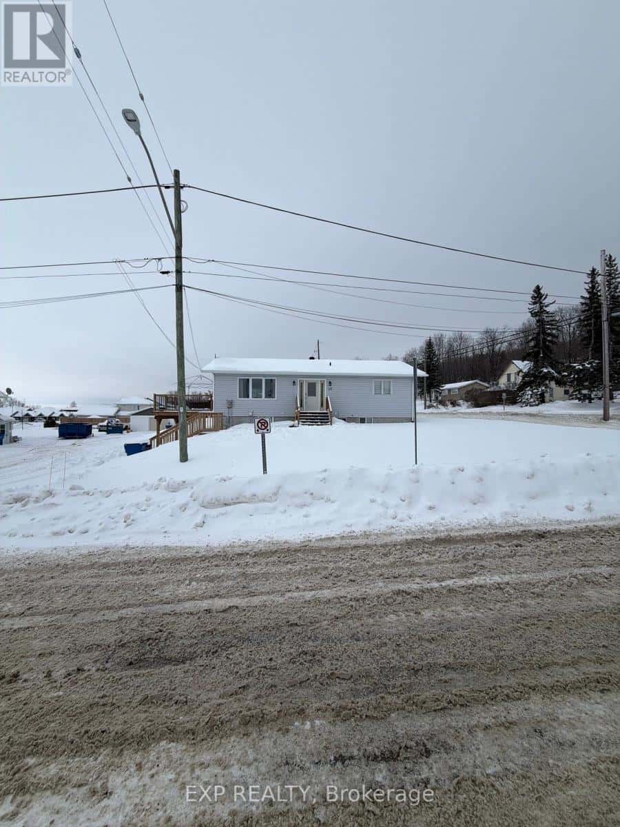 22 BEACH BOULEVARD — Temiskaming Shores (New Liskeard), Ontario - Photo 4 of 30