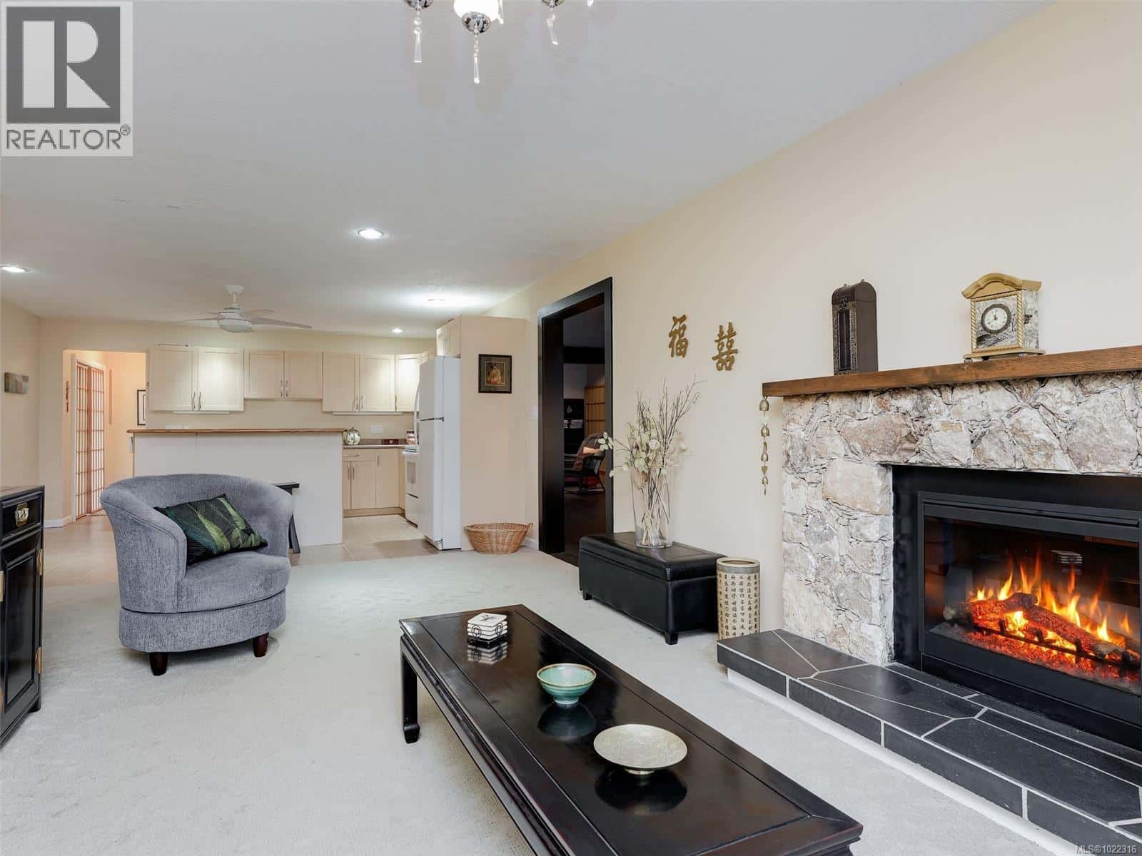 9907 Galaran Rd — Sidney, British Columbia - Photo 3 of 23