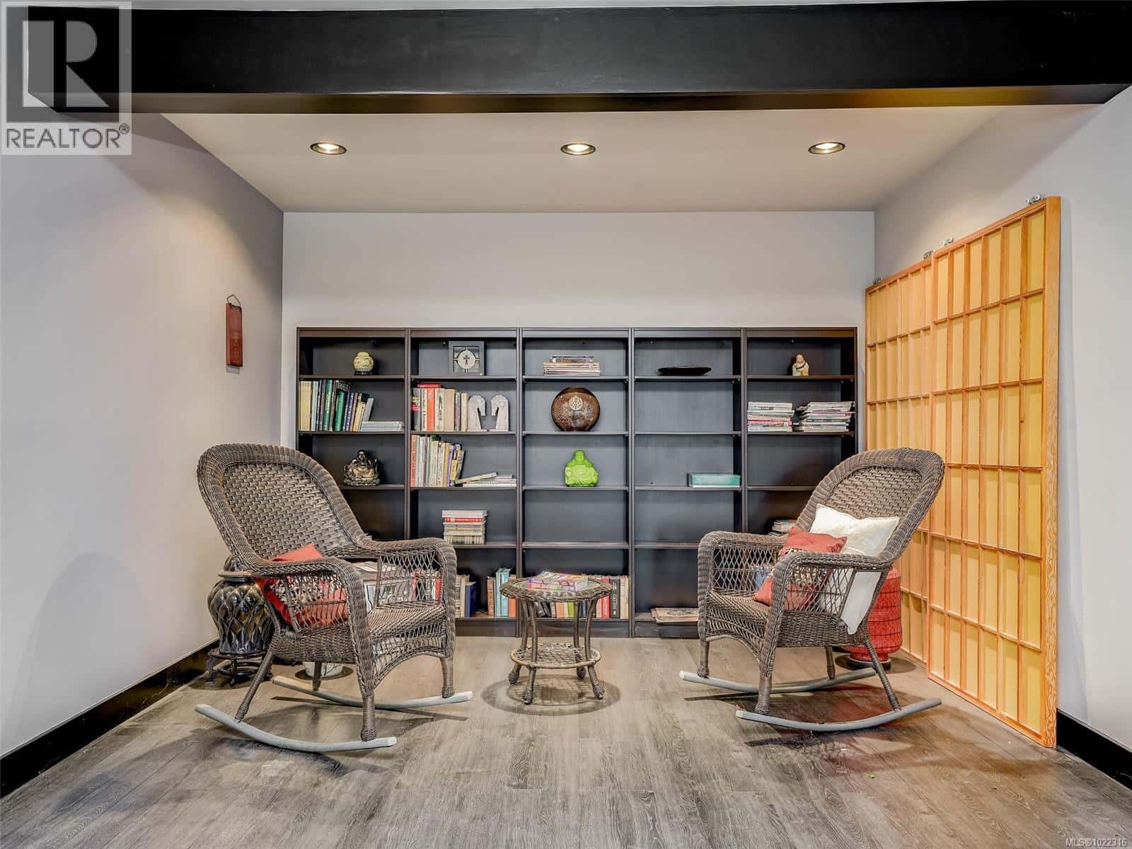 9907 Galaran Rd — Sidney, British Columbia - Photo 4 of 23