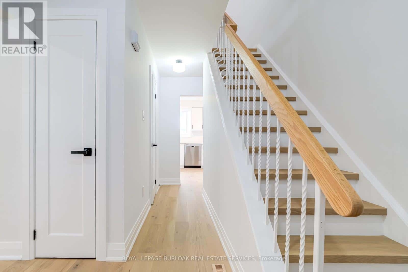 4 - 5475 LAKESHORE ROAD — Burlington (Appleby), Ontario - Photo 3 of 26