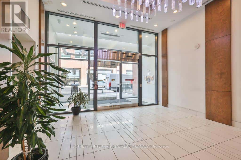 1803 - 2212 LAKE SHORE BOULEVARD W — Toronto (Mimico), Ontario - Photo 2 of 39