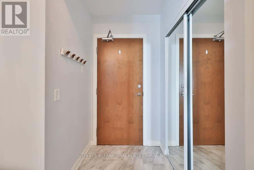 1803 - 2212 LAKE SHORE BOULEVARD W — Toronto (Mimico), Ontario - Photo 4 of 39