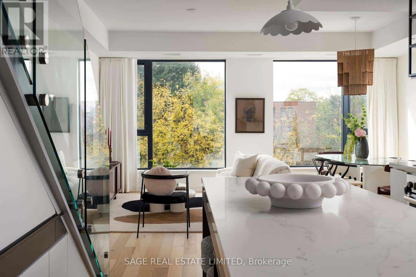 321 - 35 WABASH AVENUE — Toronto (Roncesvalles), Ontario - Photo 2 of 44