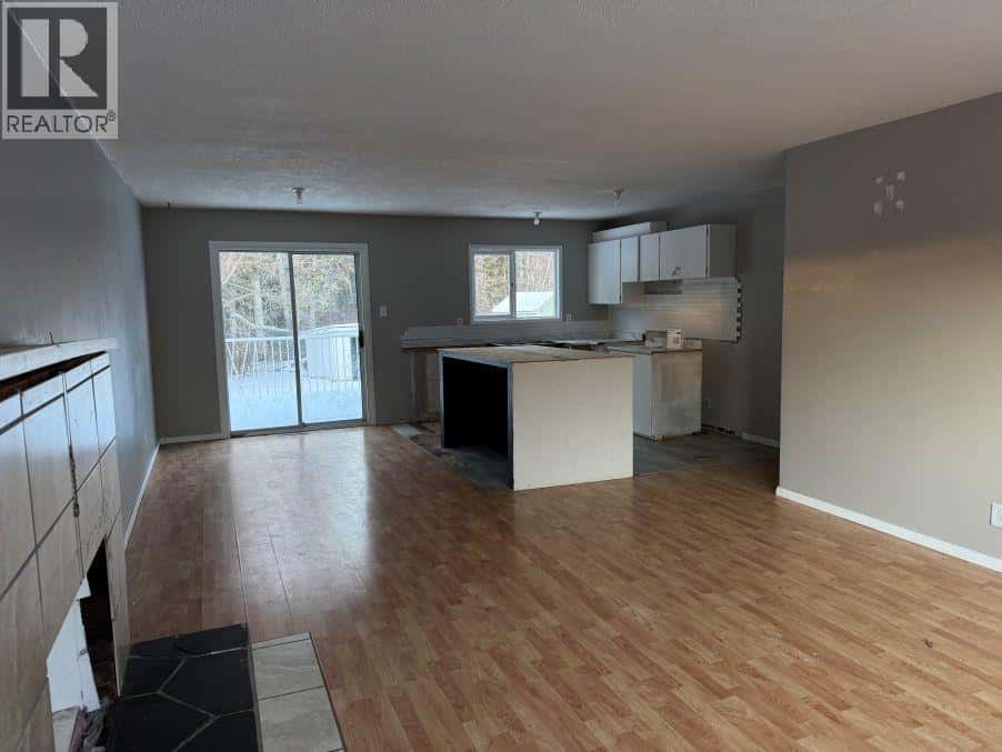 8409 CINCH LOOP — Prince George, British Columbia - Photo 4 of 29