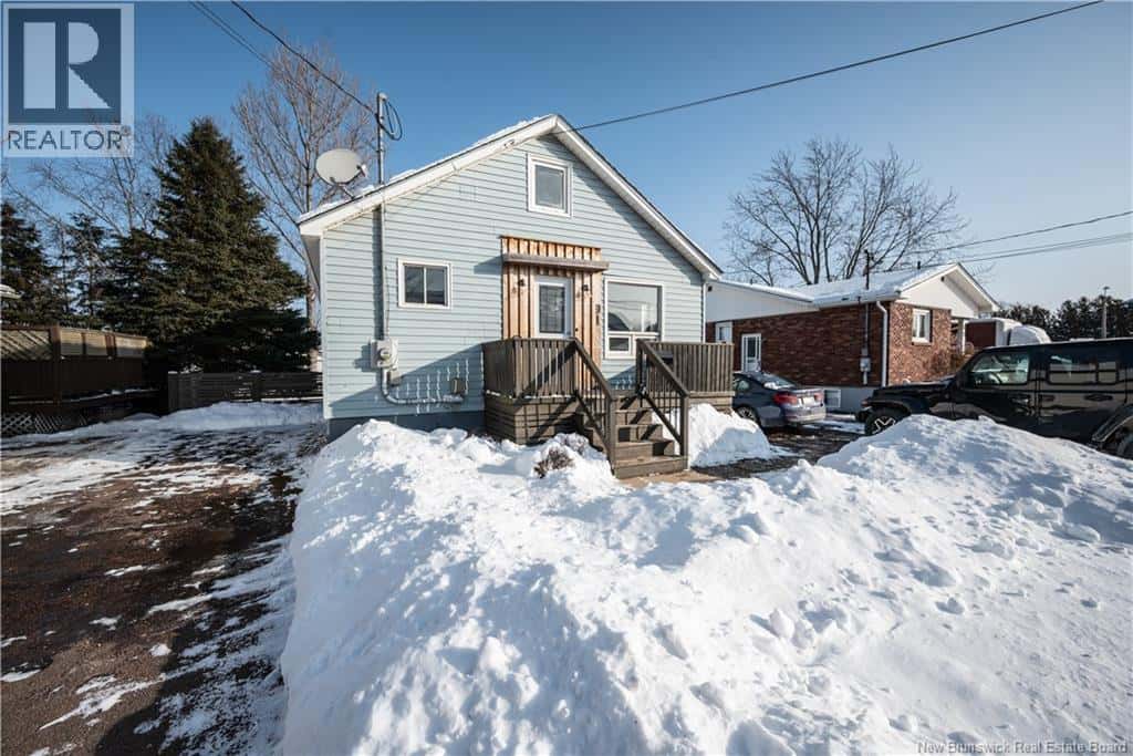 91 Purdy Avenue — Moncton, New Brunswick - Photo 3 of 38