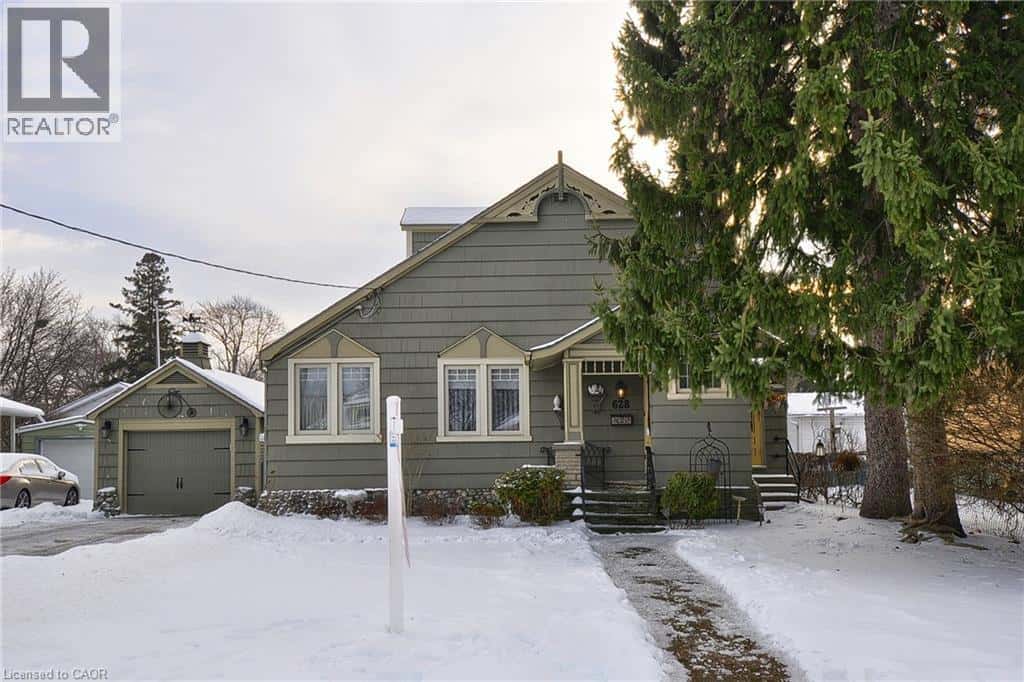 628 GARDEN Street — Cambridge, Ontario - Photo 2 of 31
