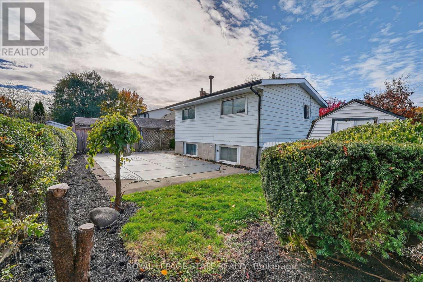 15 GRAND AVENUE — Grimsby (Grimsby Beach), Ontario - Photo 2 of 30