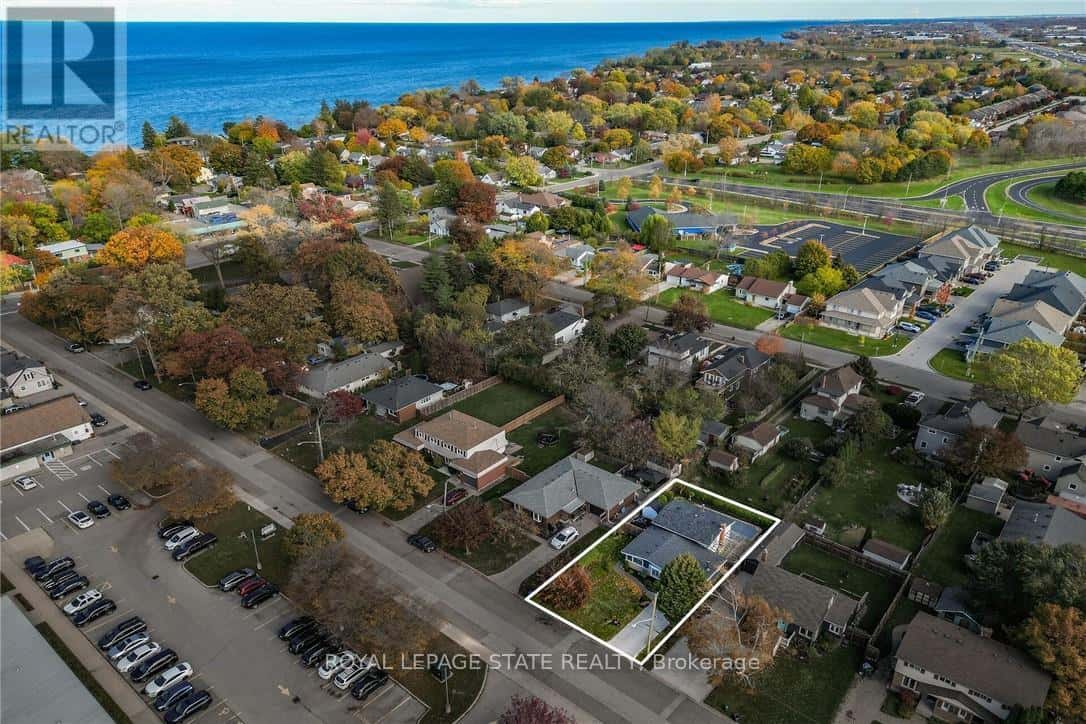 15 GRAND AVENUE — Grimsby (Grimsby Beach), Ontario - Photo 3 of 30