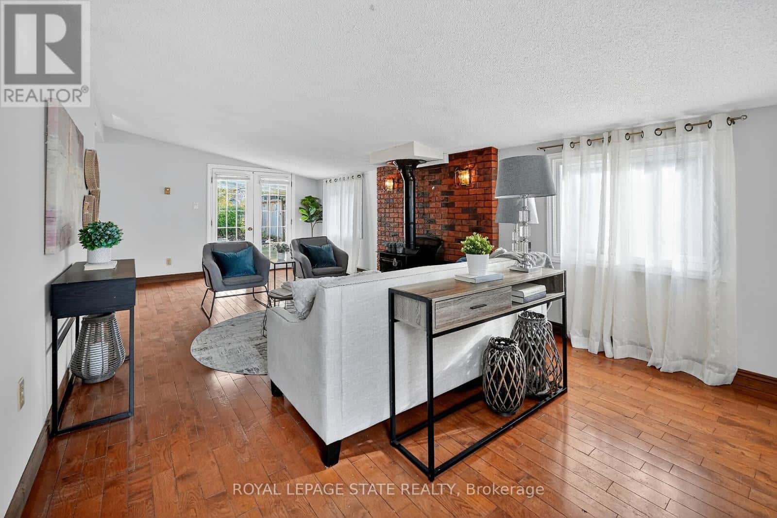 15 GRAND AVENUE — Grimsby (Grimsby Beach), Ontario - Photo 5 of 30