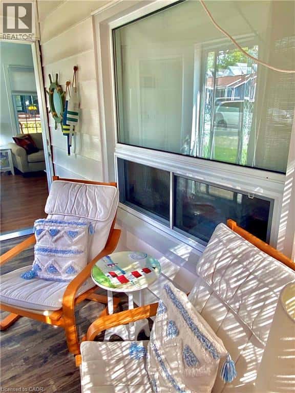 322 OXFORD Avenue — Crystal Beach, Ontario - Photo 5 of 30