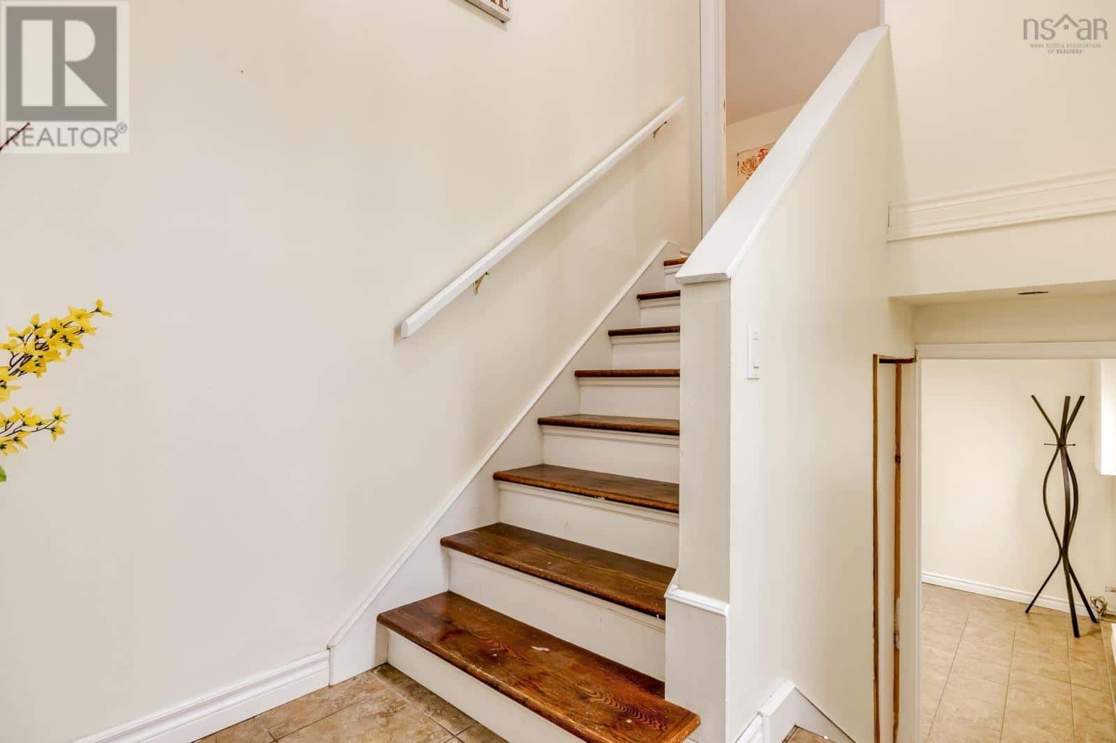 34 Idlewylde Road — Armdale, Nova Scotia - Photo 4 of 50