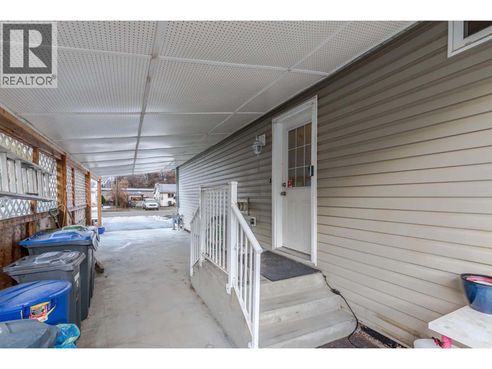 604 10th Avenue — Keremeos, British Columbia - Photo 4 of 37