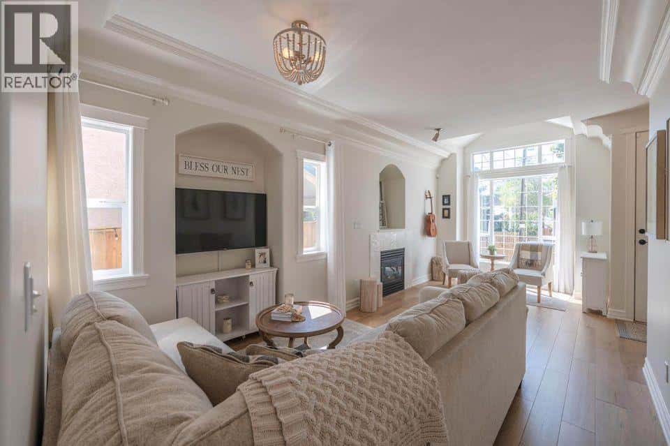 642 VAN HORNE Street Unit# 102 — Penticton, British Columbia - Photo 4 of 14