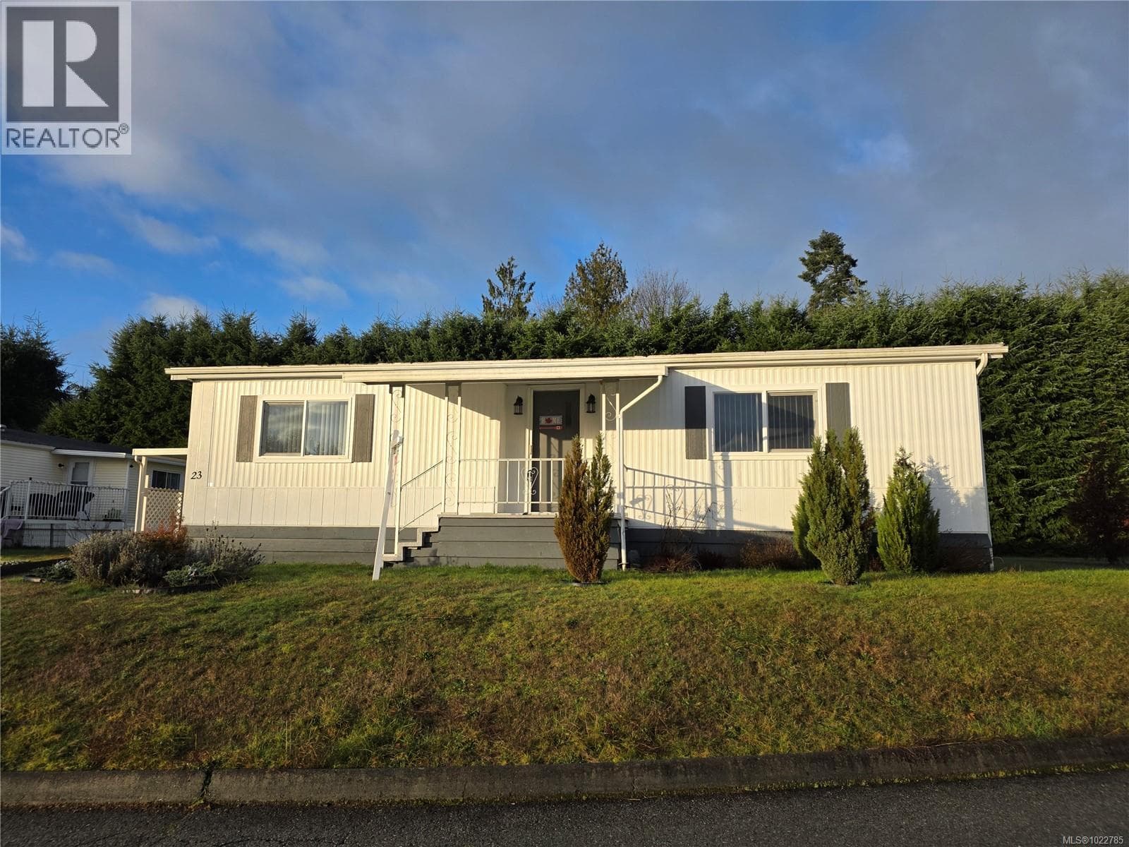 23 4935 Broughton St — Port Alberni, British Columbia - Main photo