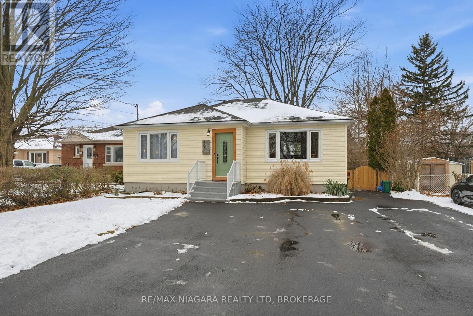 489 VINE STREET — St. Catharines (Vine/Linwell), Ontario - Main photo