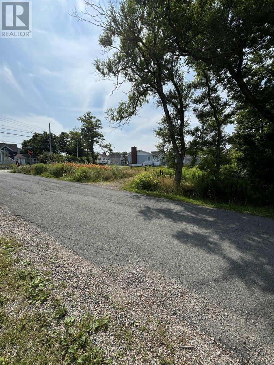 718 Main Street — Glace Bay, Nova Scotia - Photo 5 of 5