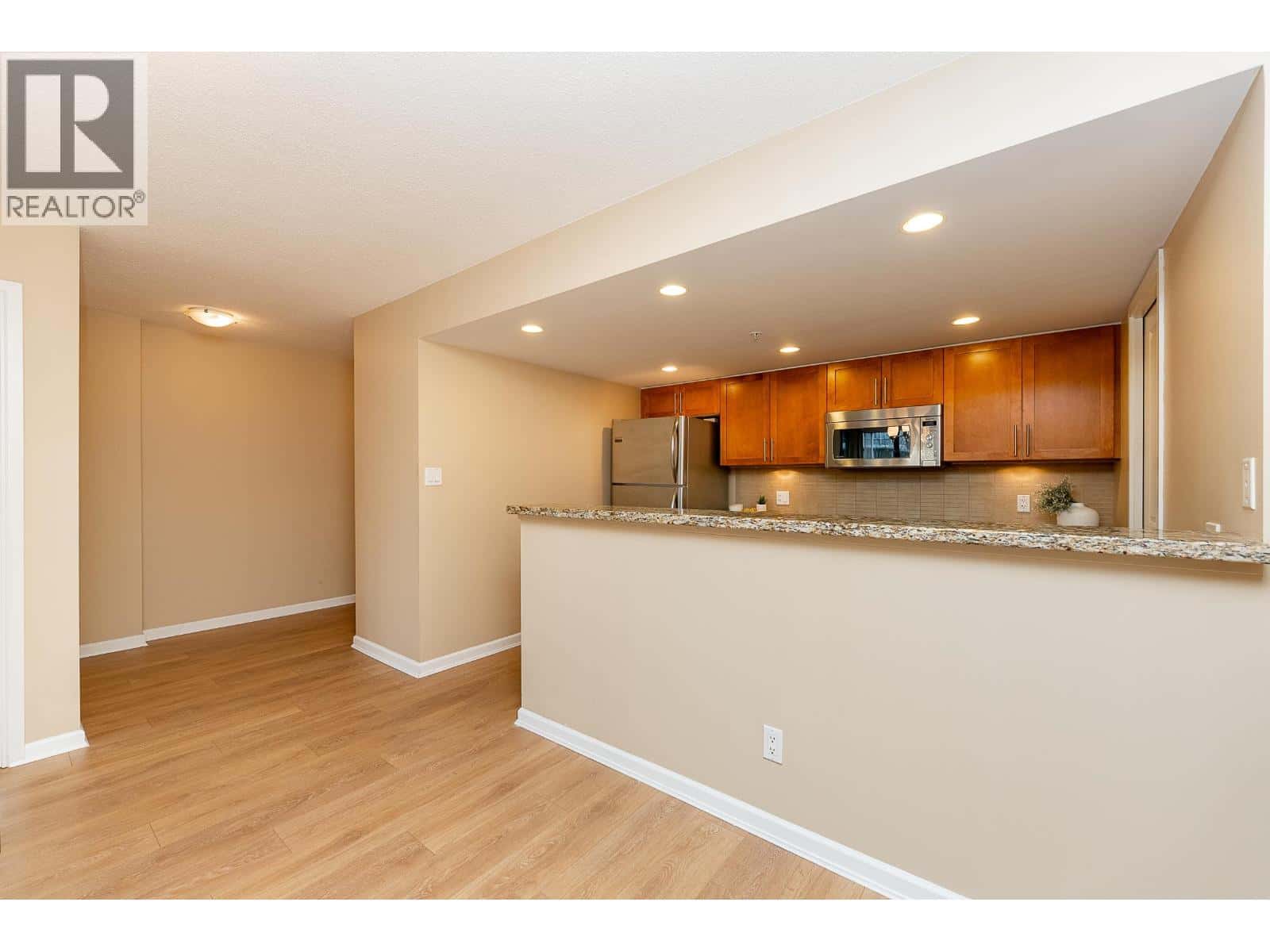 104 288 UNGLESS WAY — Port Moody, British Columbia - Photo 5 of 40