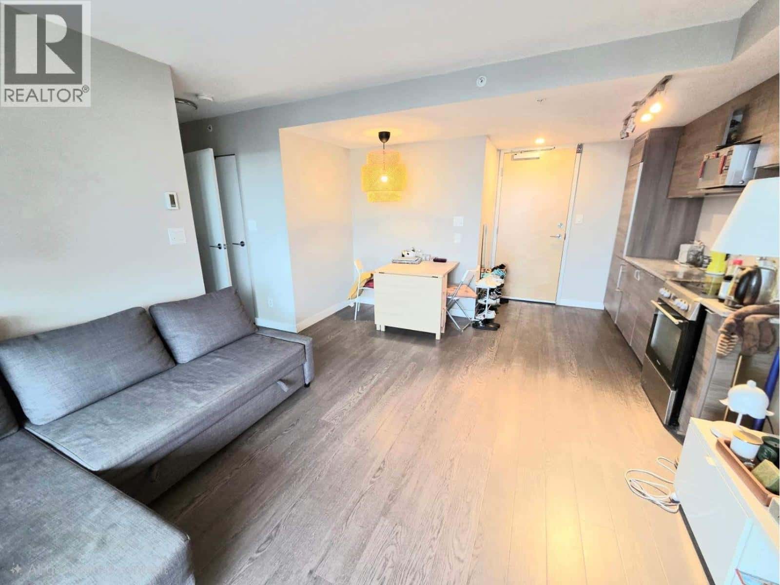 3304 488 SW MARINE DRIVE — Vancouver, British Columbia - Photo 2 of 8