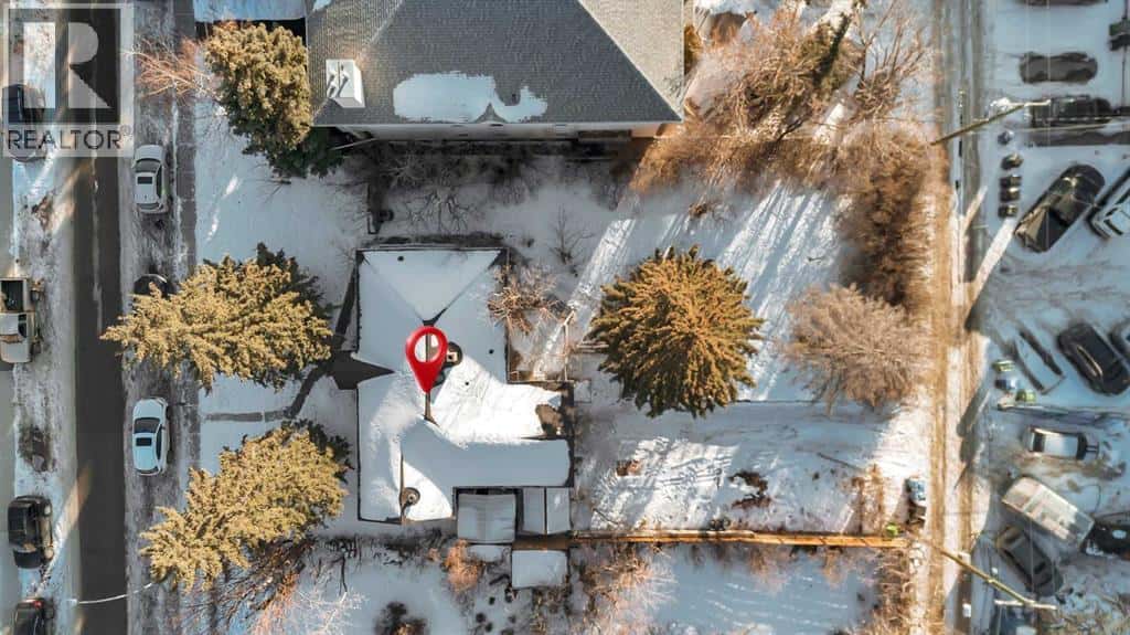 1923 25A Street SW — Calgary, Alberta - Photo 4 of 33