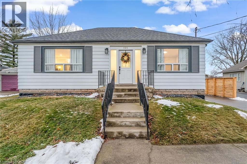 101 CORMAN Avenue — Stoney Creek, Ontario - Main photo