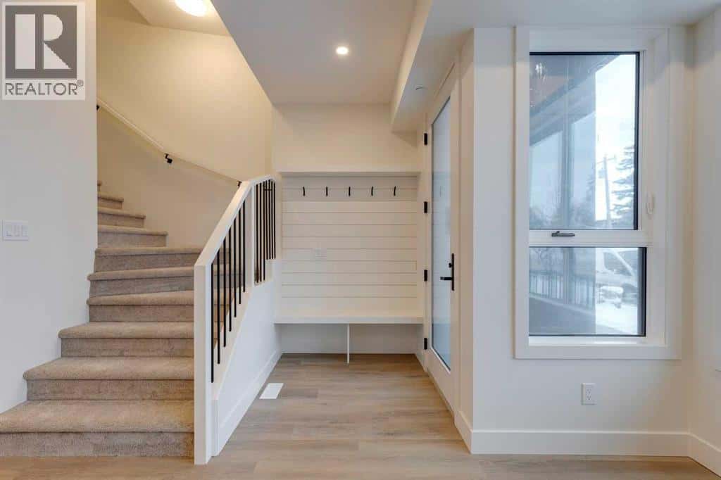 741 21 Avenue NW — Calgary, Alberta - Photo 4 of 50