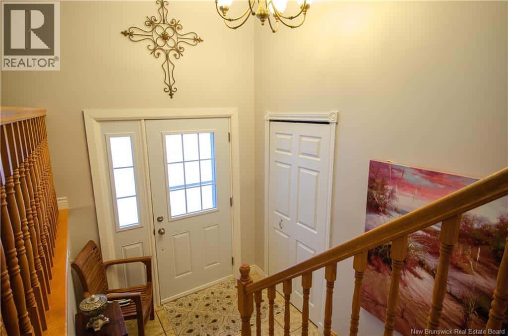 77 Sandalwood Crescent — Saint John, New Brunswick - Photo 3 of 39