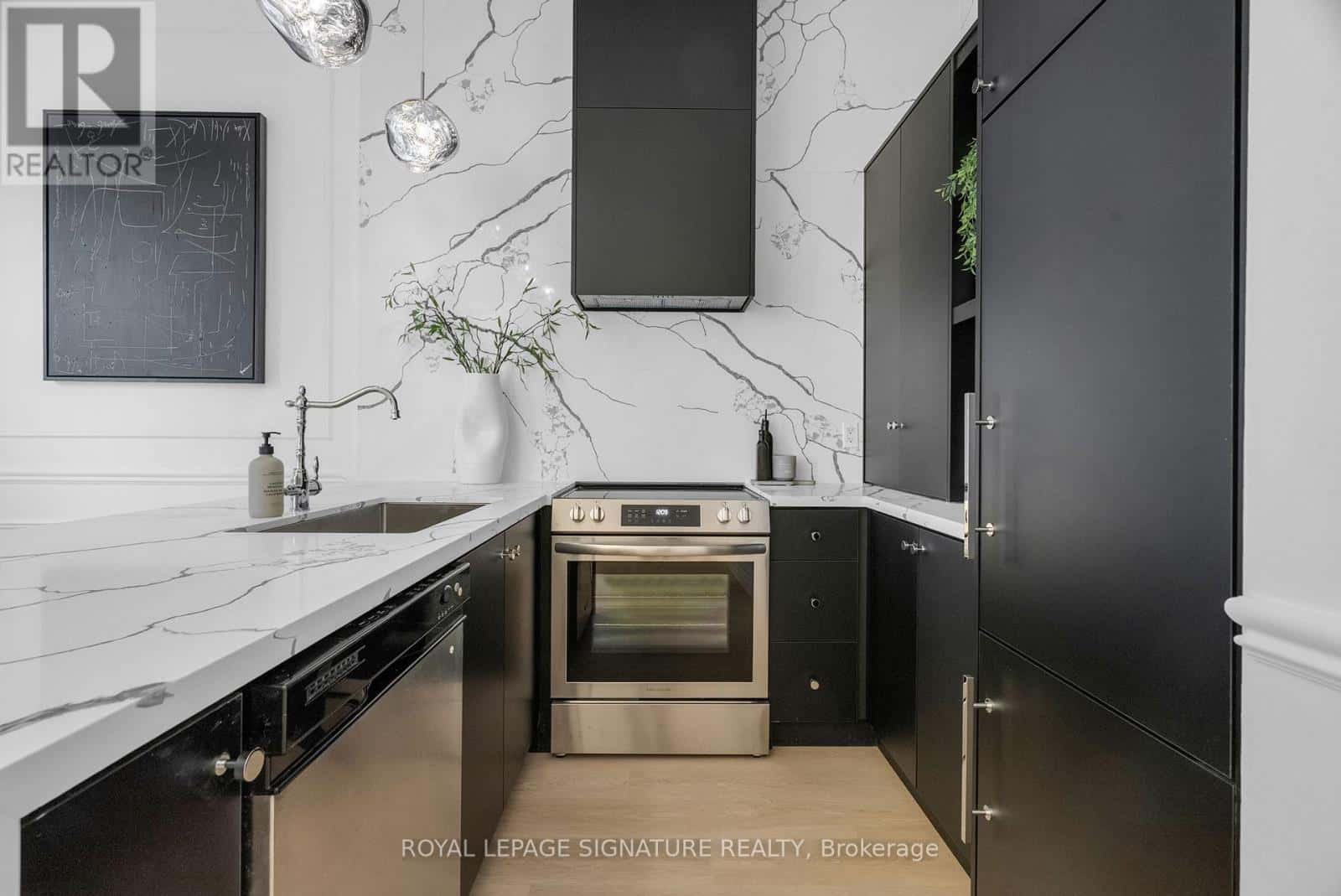 403 - 700 KING STREET — Toronto (Niagara), Ontario - Photo 4 of 35