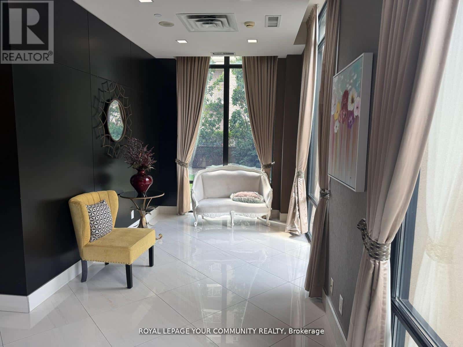 208 - 520 STEELES AVENUE W — Vaughan (Crestwood-Springfarm-Yorkhill), Ontario - Photo 5 of 25