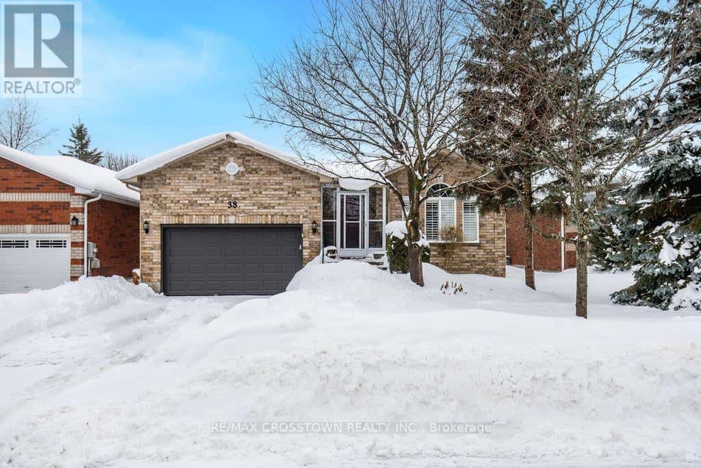 38 BROOKFIELD CRESCENT — Barrie (Bayshore), Ontario - Photo 2 of 40