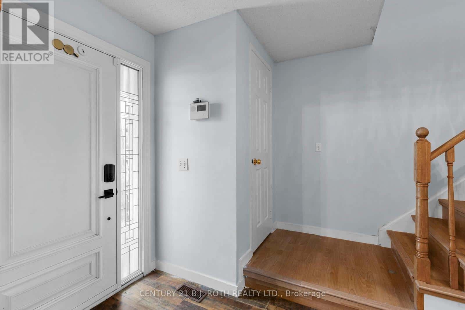 27 GOLDS CRESCENT — Barrie (Holly), Ontario - Photo 4 of 40