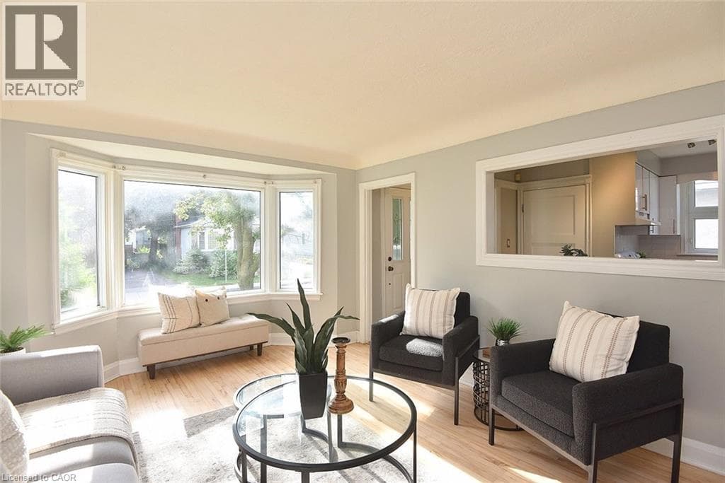 82 EAST 38TH Street — Hamilton, Ontario - Main photo