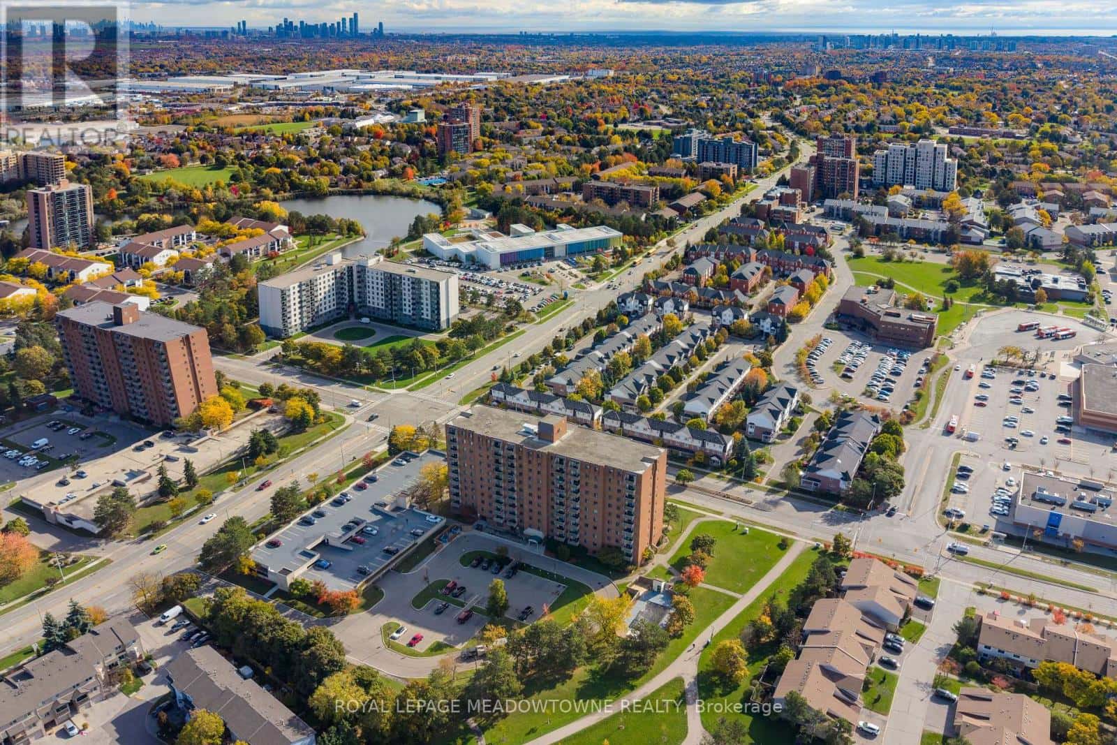 501 - 6720 GLEN ERIN DRIVE — Mississauga (Meadowvale), Ontario - Photo 3 of 40