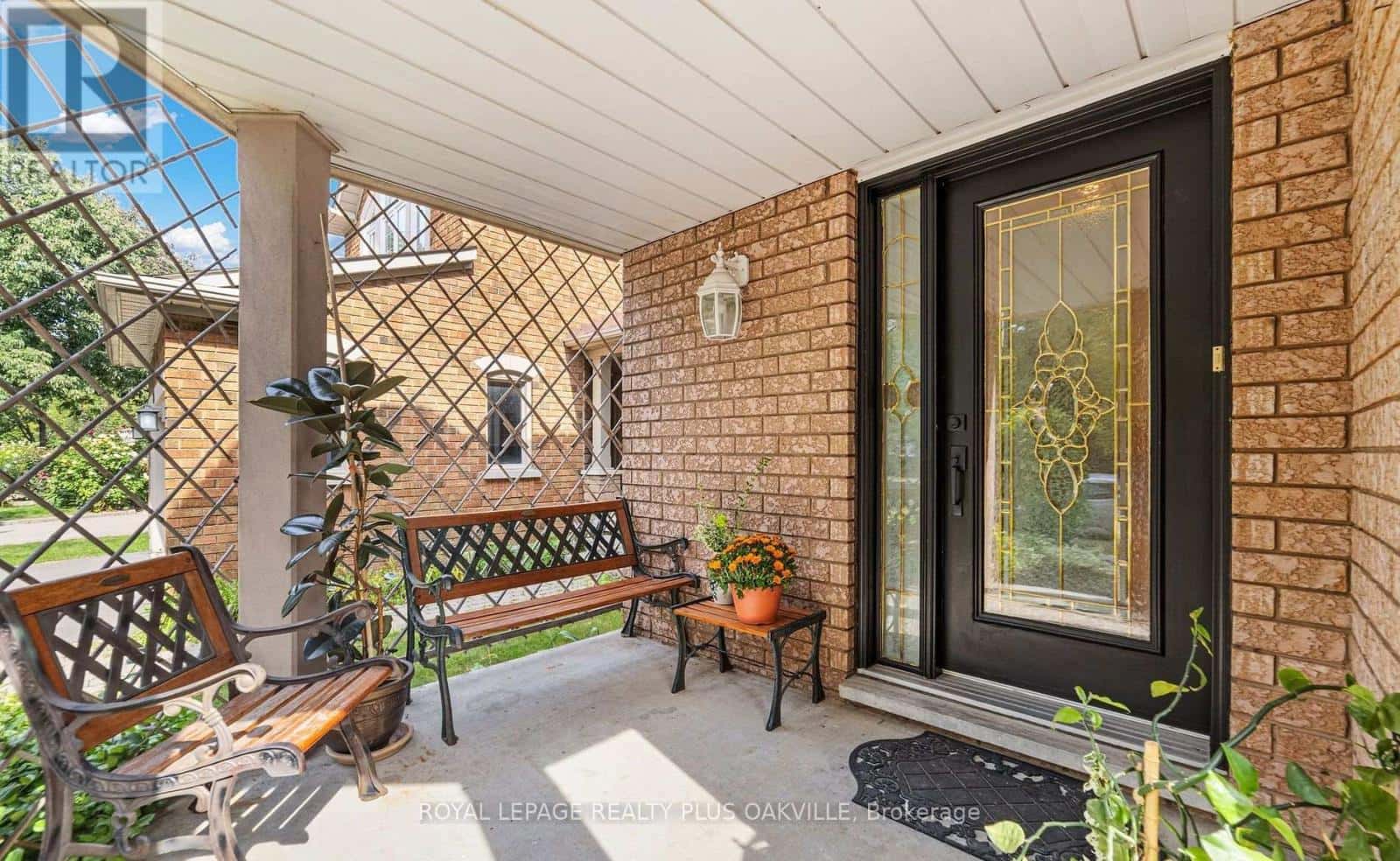 365 TURNBERRY CRESCENT — Mississauga (Hurontario), Ontario - Photo 3 of 39