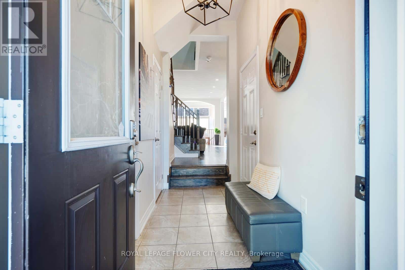 38 ABIGAIL CRESCENT — Caledon, Ontario - Photo 4 of 40