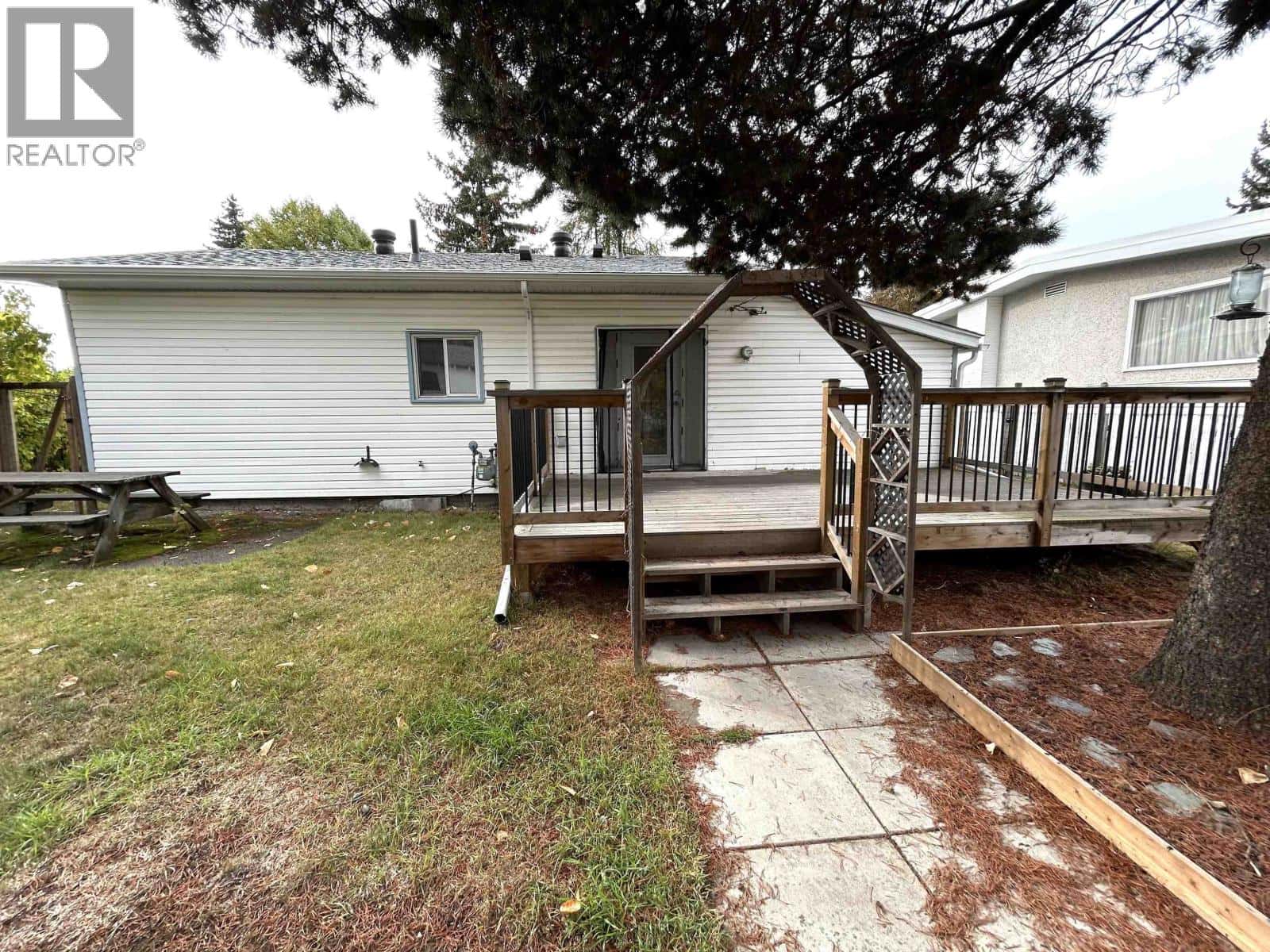 1170 CARNEY STREET — Prince George, British Columbia - Photo 5 of 25