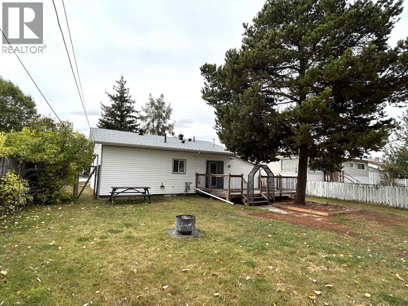 1170 CARNEY STREET — Prince George, British Columbia - Photo 3 of 25