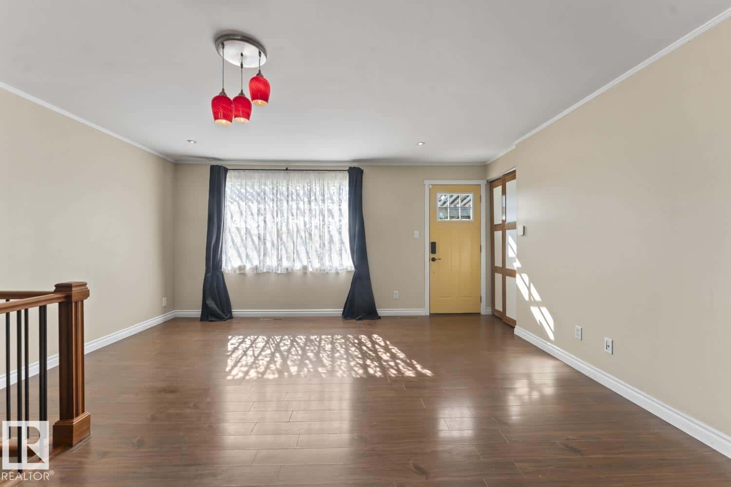 5508-51 AVENUE AV — Cold Lake, Alberta - Photo 2 of 27