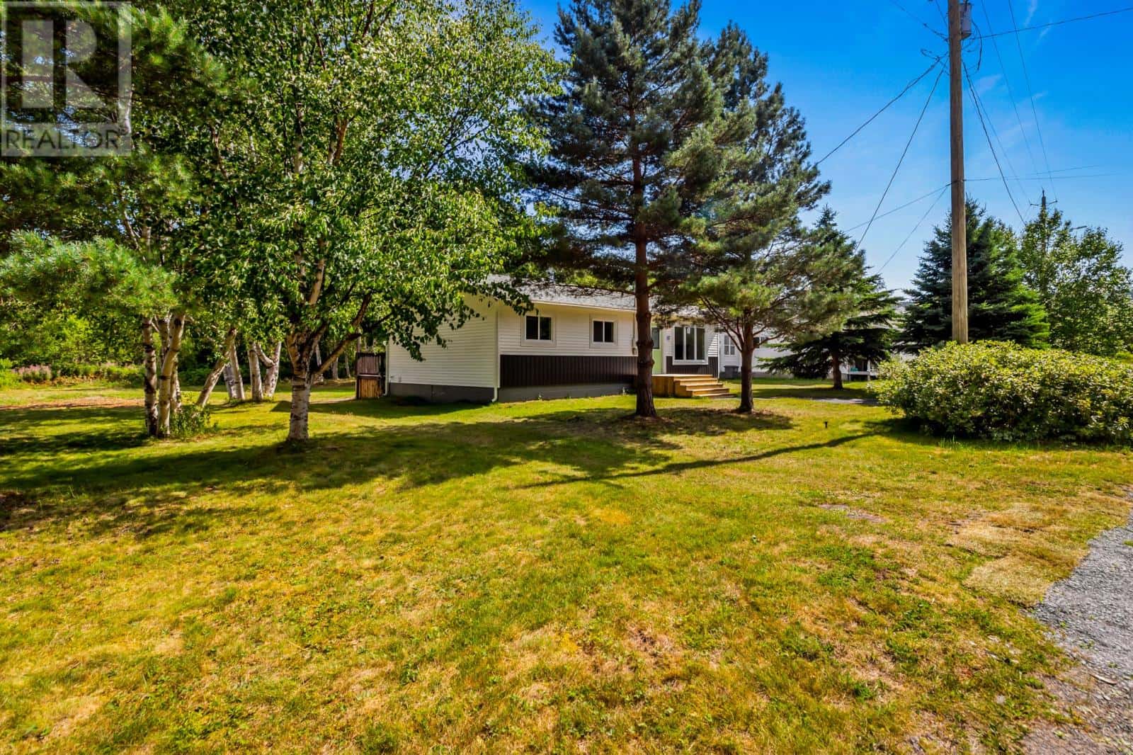 67 Tilleys Road — Clarenville, Newfoundland & Labrador - Photo 4 of 31