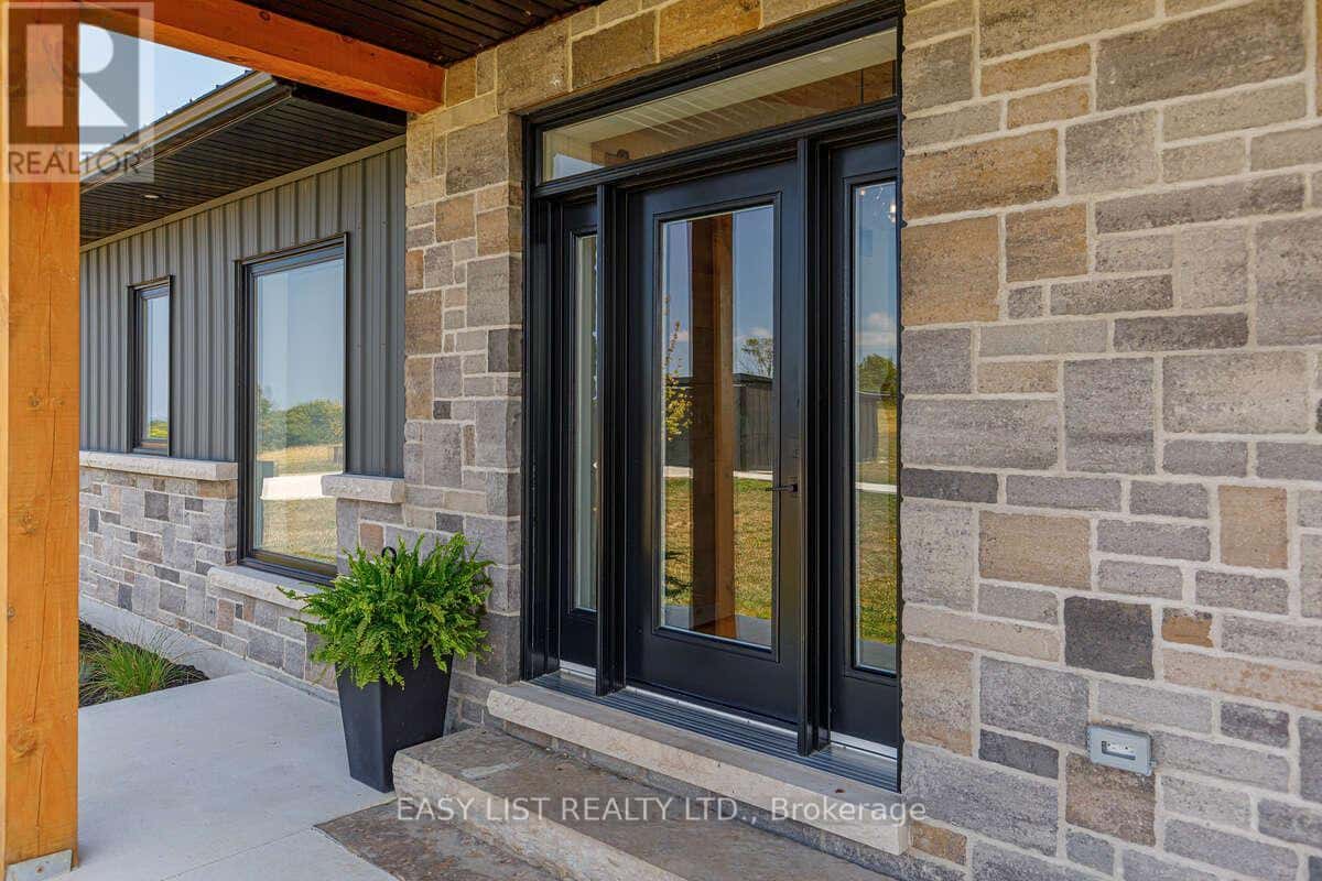 317278 THIRD LINE — Meaford, Ontario - Photo 4 of 45