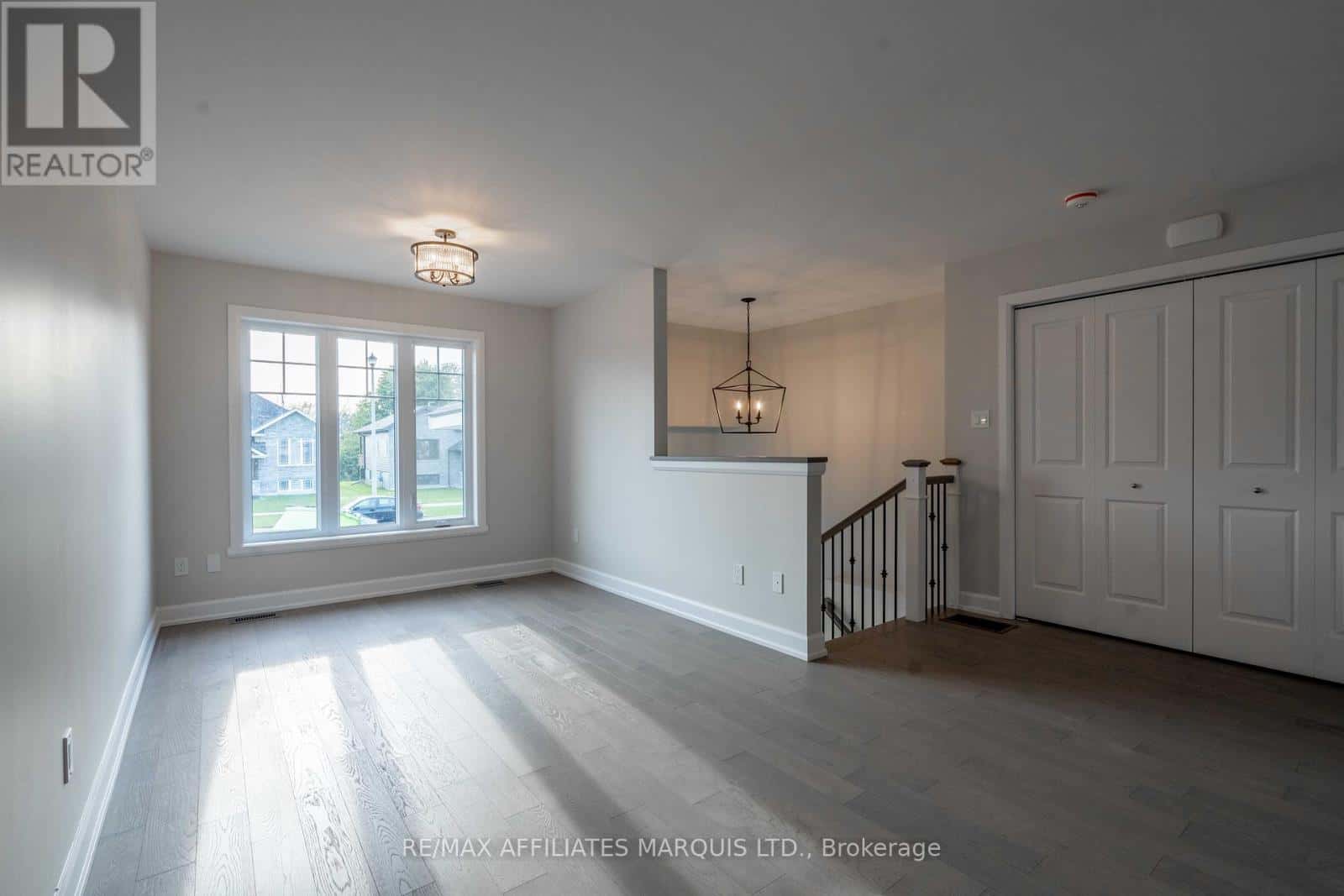 100 WOODLAND DRIVE — Cornwall, Ontario - Photo 3 of 38