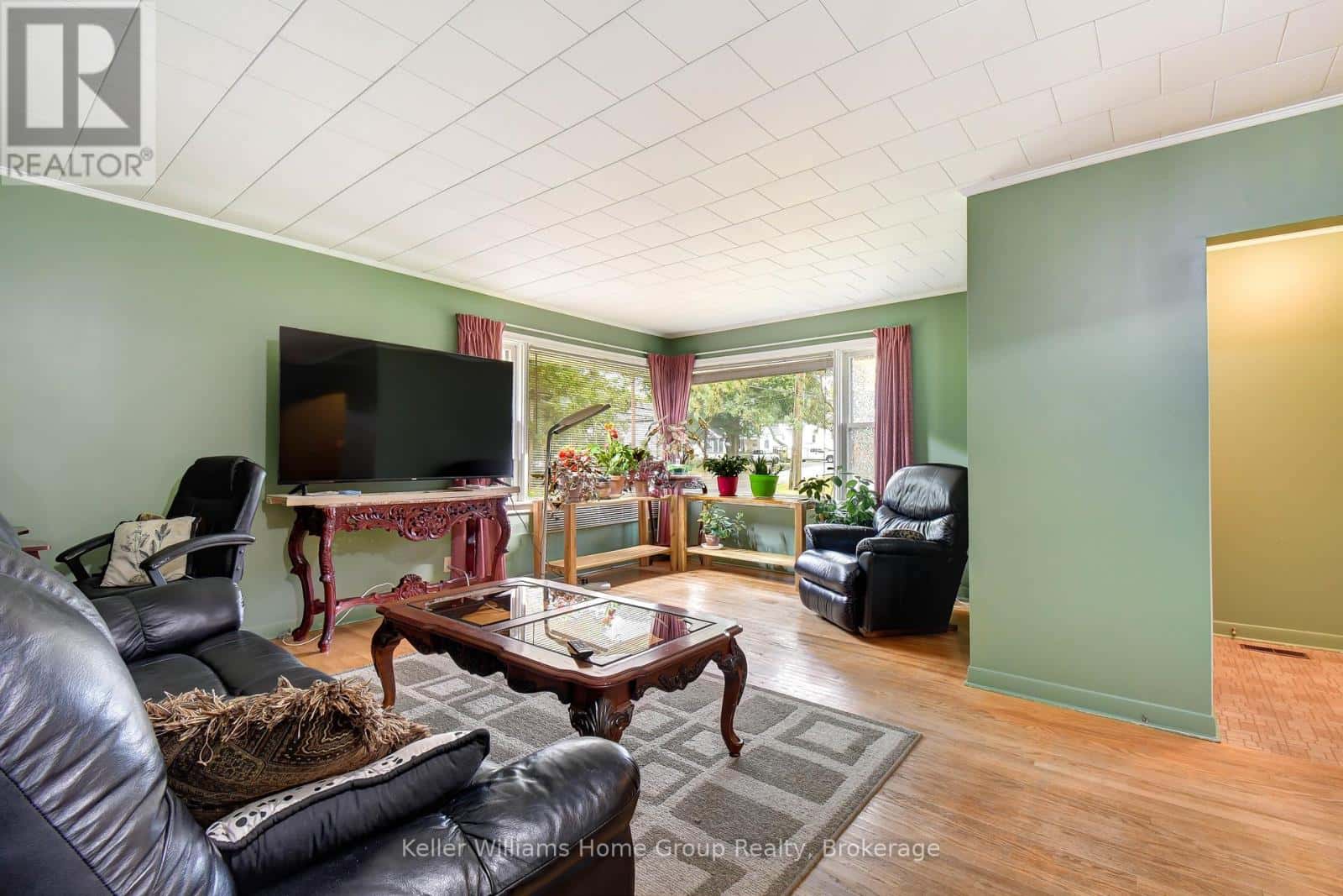 2 EASTON AVENUE — Bancroft (Bancroft Ward), Ontario - Photo 3 of 44